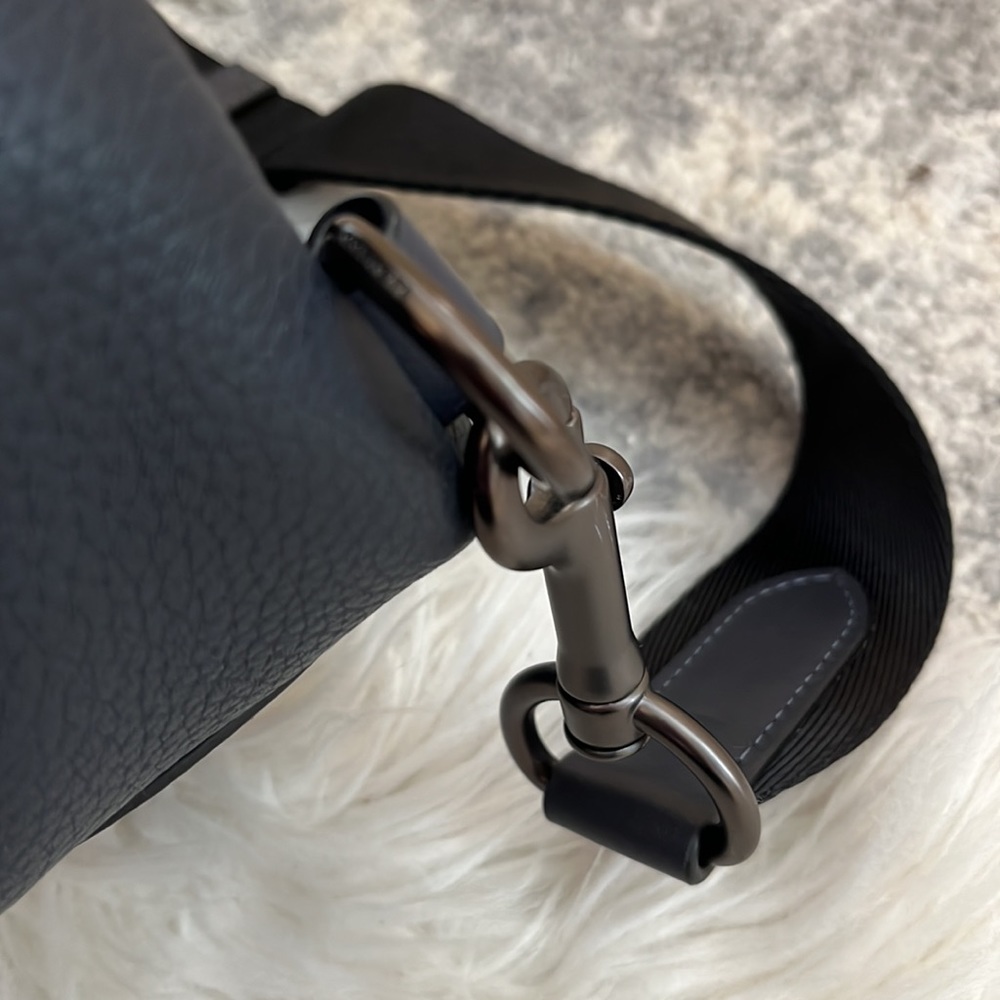 Coach Crossbody Pack - Picture 11 of 13